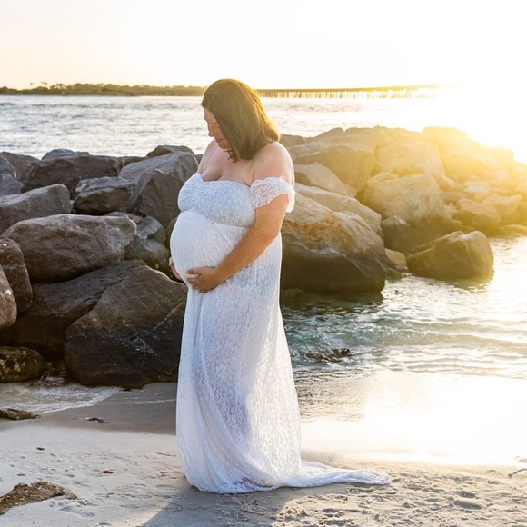 Off Shoulder Ruffle Sleeve Maternity Photog. Dress - Picture 1 of 6